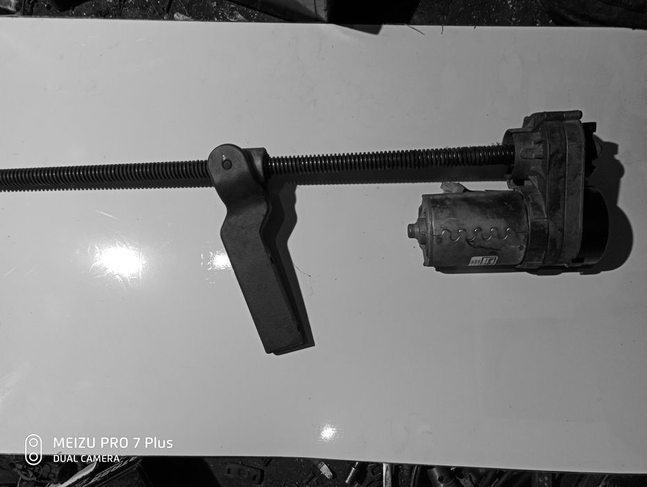 Электродвигатель 12в с редуктором