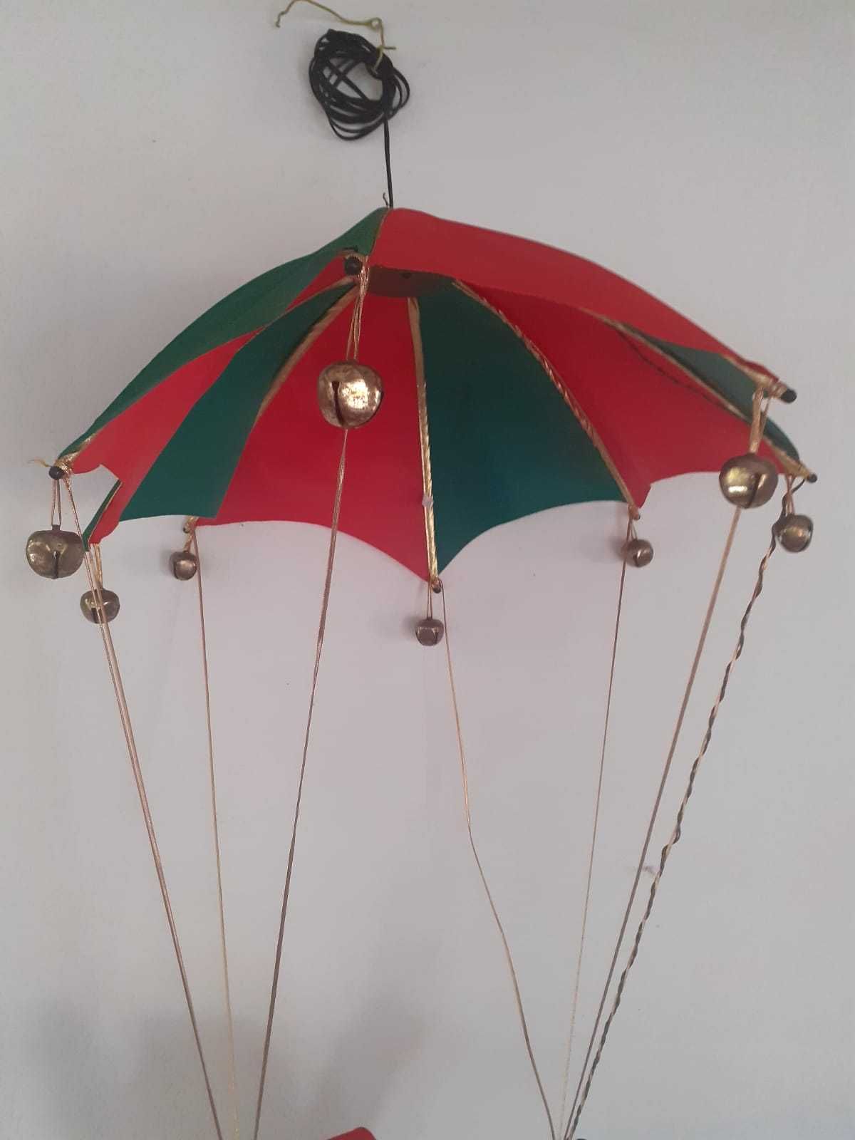 Pai Natal com guarda-chuva. 1 metro altura. Com música