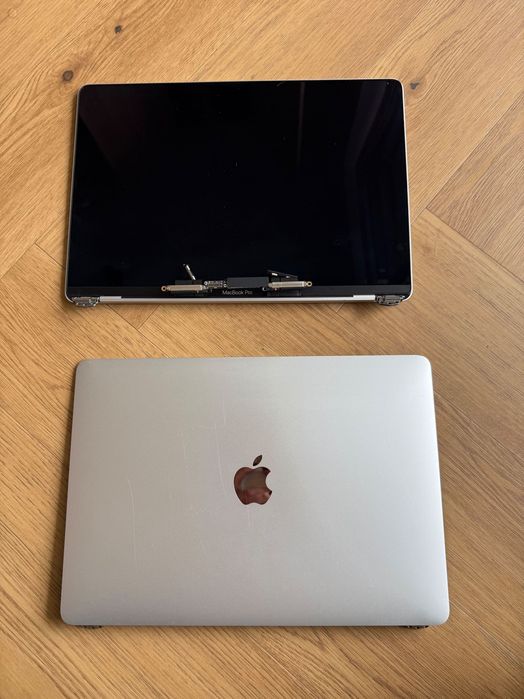 Używane matryce do MacBook Pro 13” (2019) – srebrne