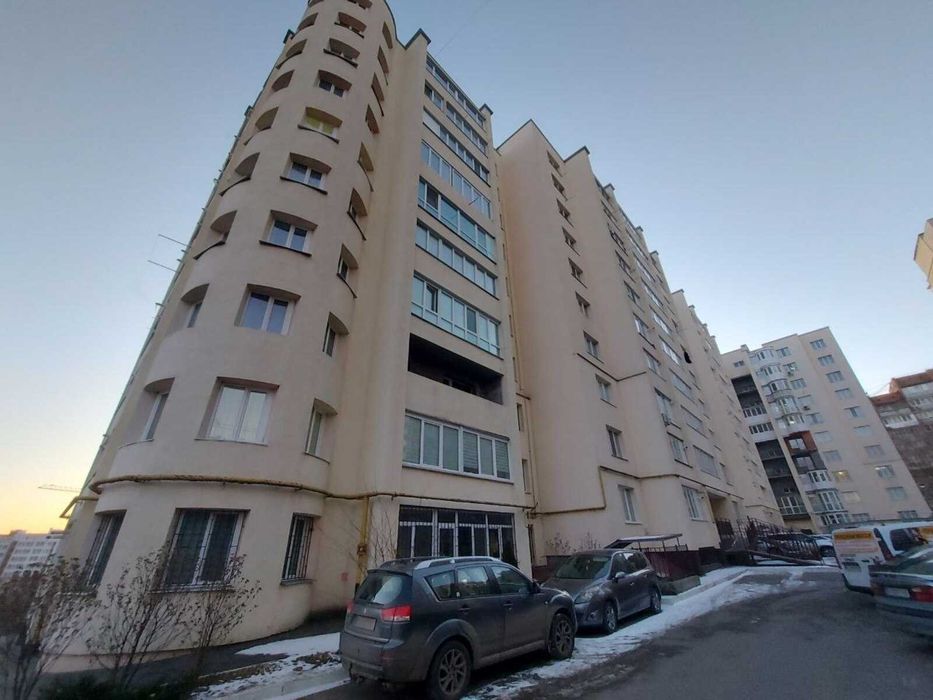 Продам двохрівневу квартиру Виставка мінімальне переоформлення!