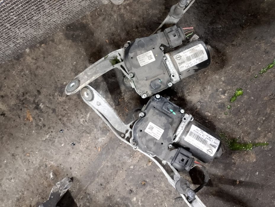 Mechanizm wycieraczki przód  opel Zafira c
