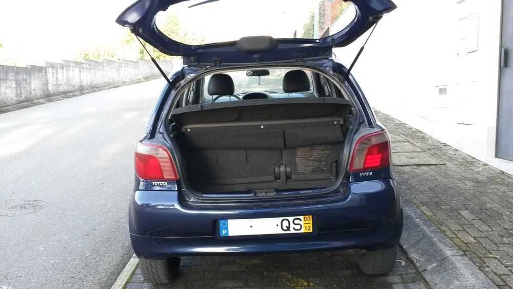 Toyota Yaris Terra 1.0cc Ano 2000/Dez