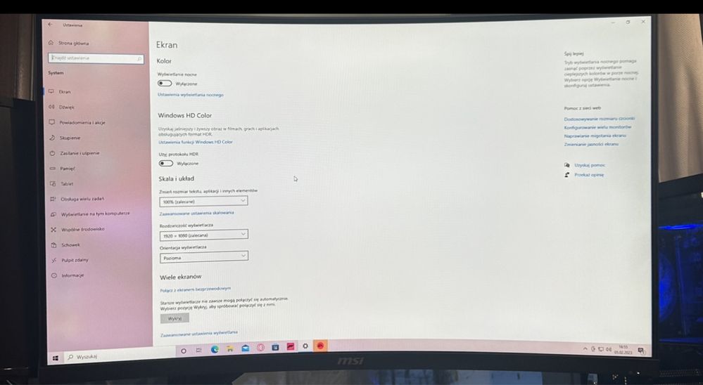 Dwa Monitory razem z stelażem