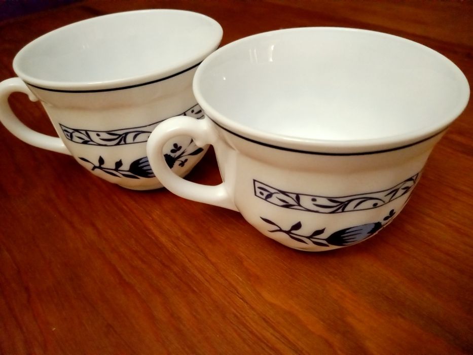 Ретро пара з Європи ,порцелянові чашечки