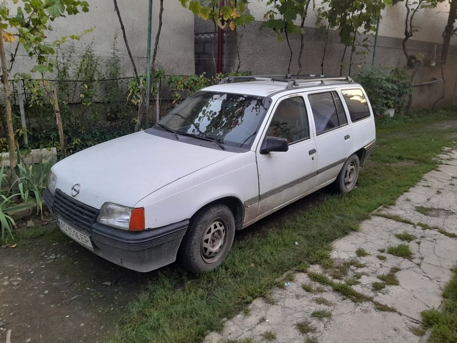 Опель кадет е на бойовому ходу