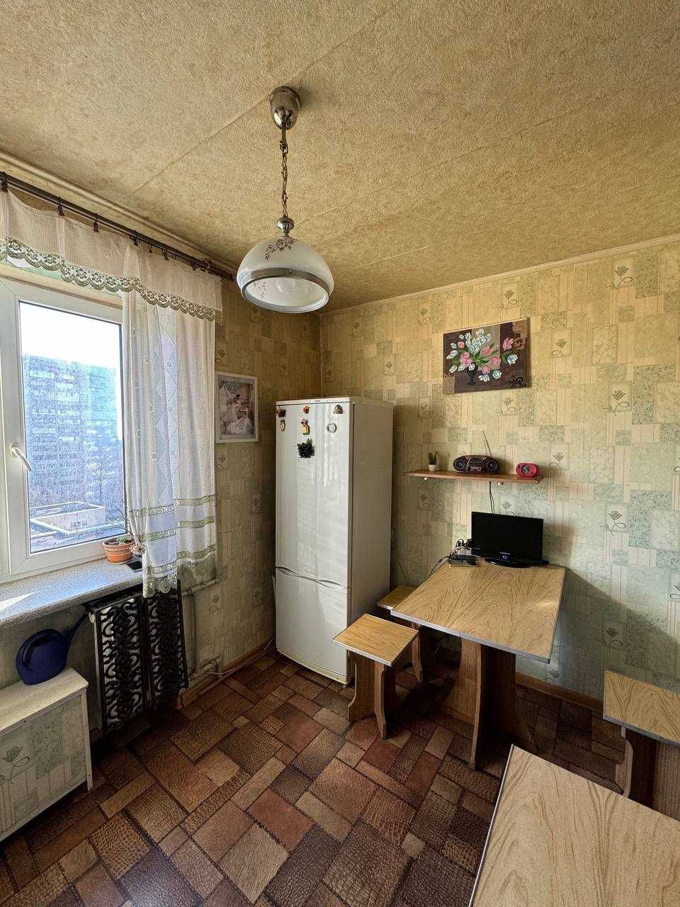 Продам двокімнатну на правому березі  !!!ЦЕГЛА!!!ГАЗ!!!