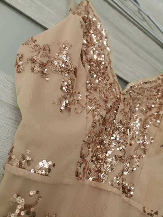 Piękna sukienka idealna na karnawał