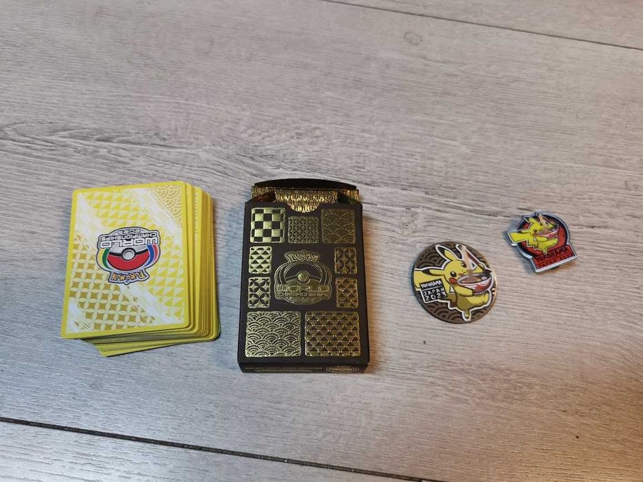 pokemon zestaw akcesorii do gry kolekcjonerskiej Yokohama JAPONIA 2023
