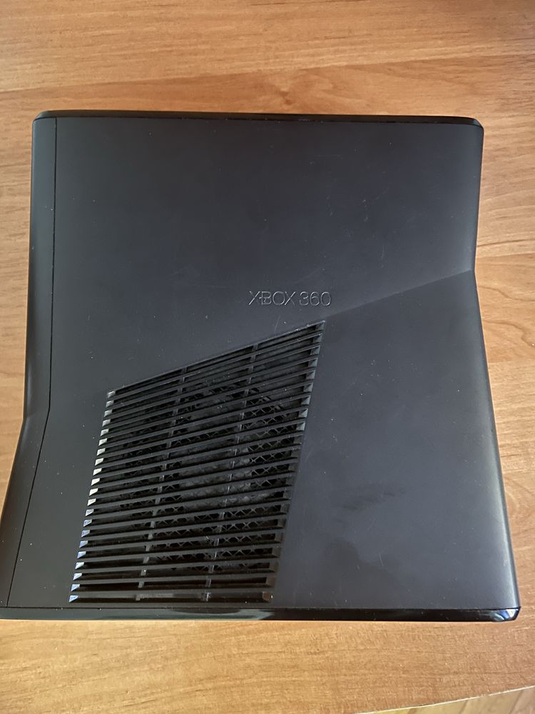 Продам Xbox 360 freeboot