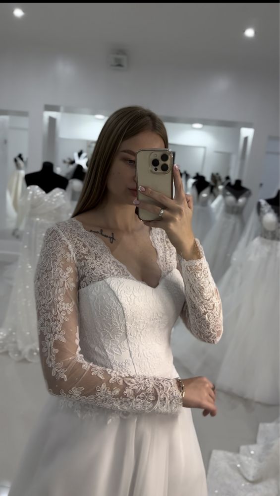 Весільна сукня нова