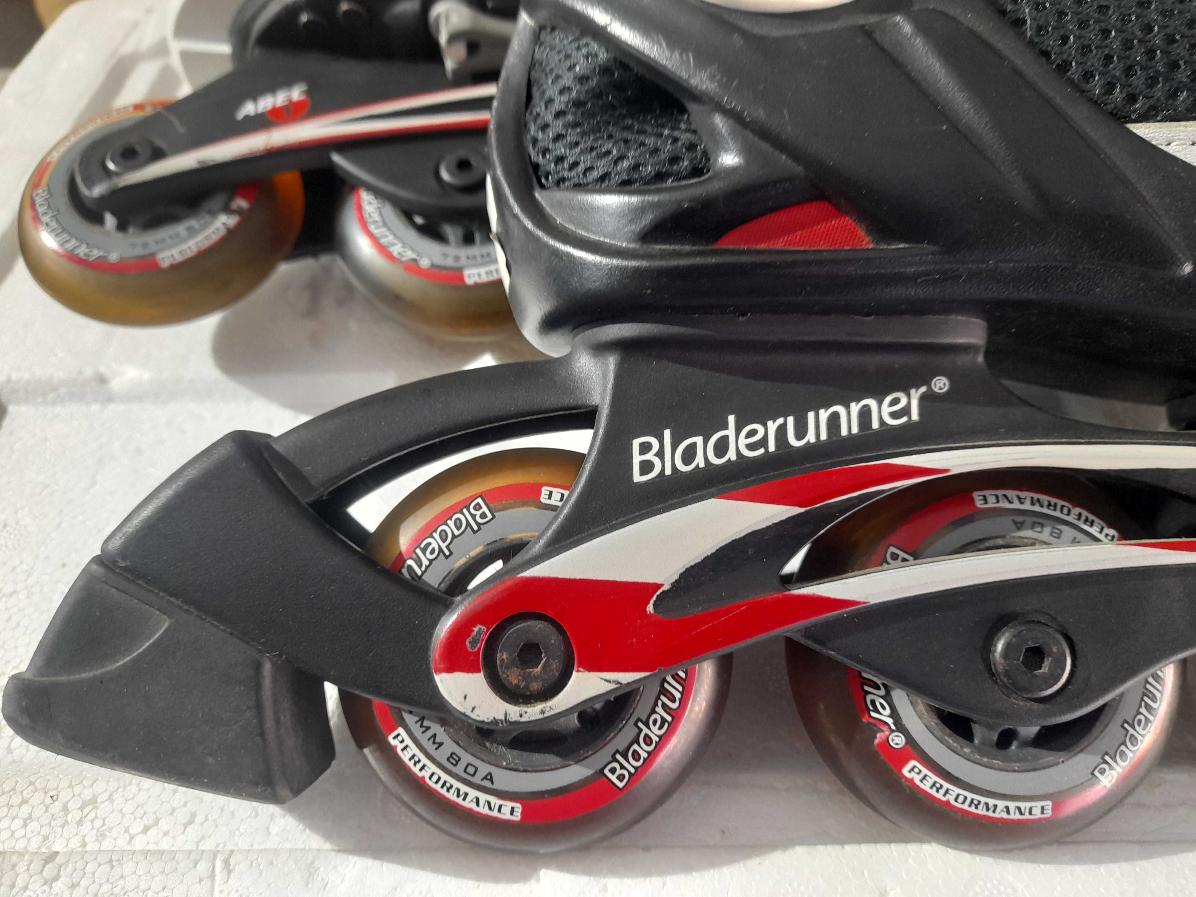 Patins em linha marca Bladerunner “Octane” Performance.