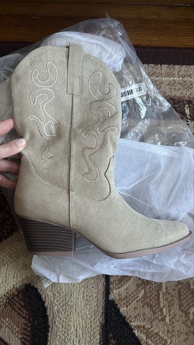 Черевики, чоботи, козаки, ковбойки, ботильйони демісезон