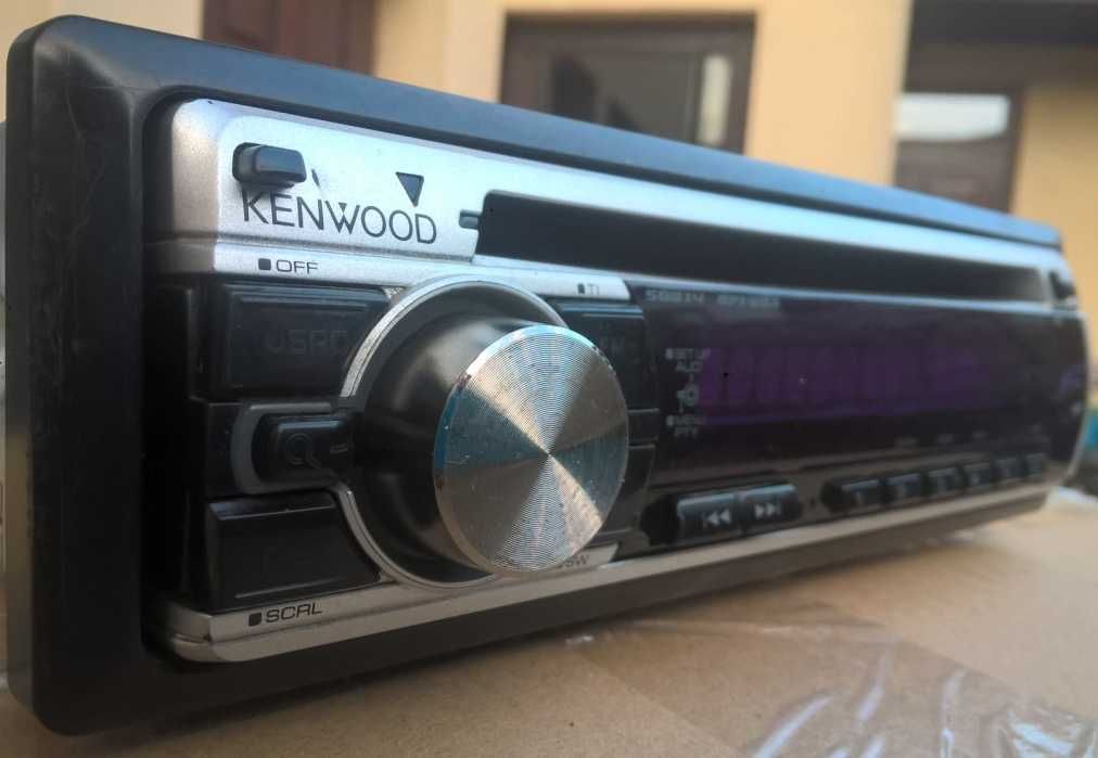 Radio-CD/AUX/Subwoo KENWOOD 4x50W MP3/WMA ID3 Text EQ Loudnes EQ3 Bass