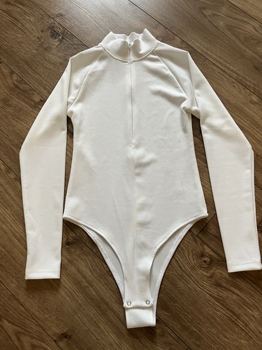 Біле боді з довгим рукавом