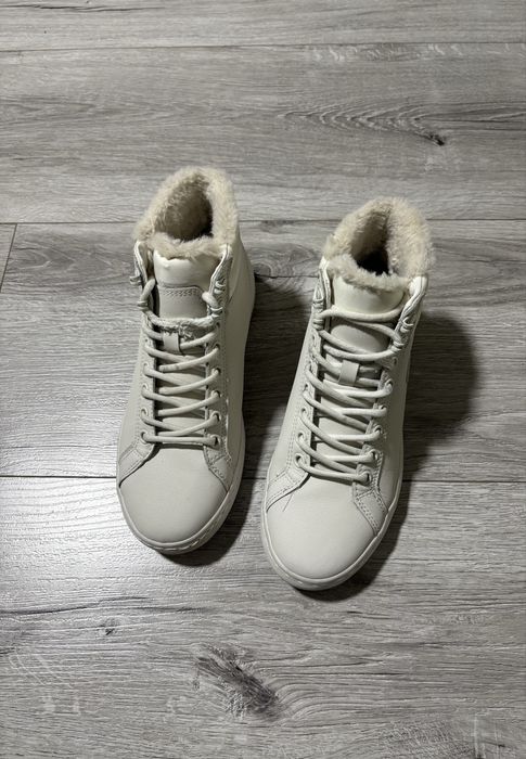 Lacoste жіночі утеплені кросівки 36 розмір