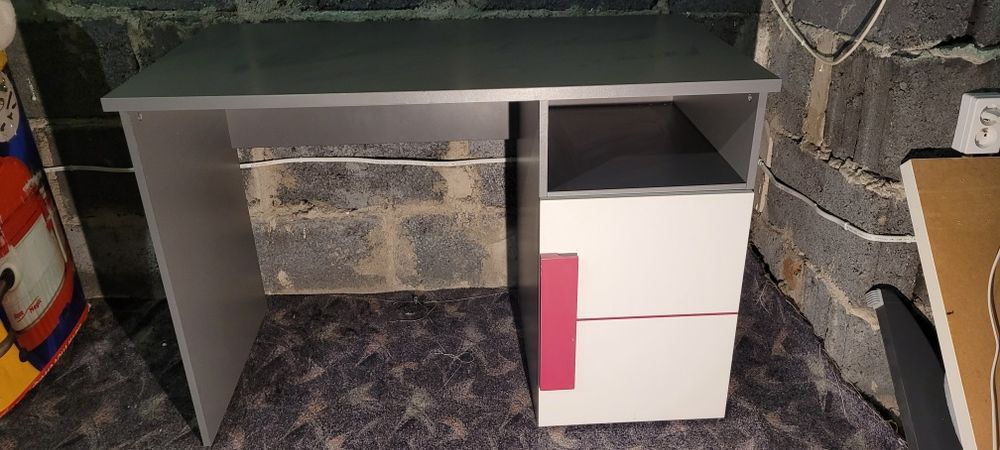 Zestaw mebli szafa narożna, biurko, szafka nocna