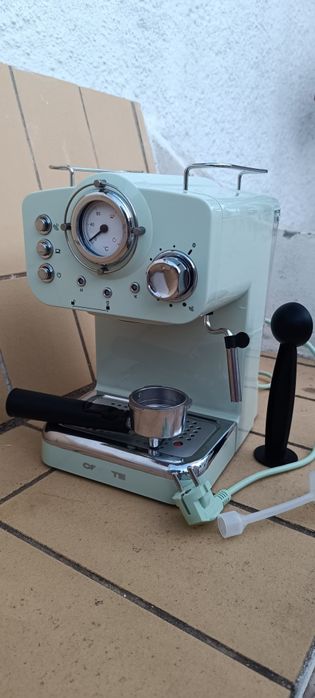 THERA RETRO MÁQUINA CAFÉ 
Máquina de café expresso