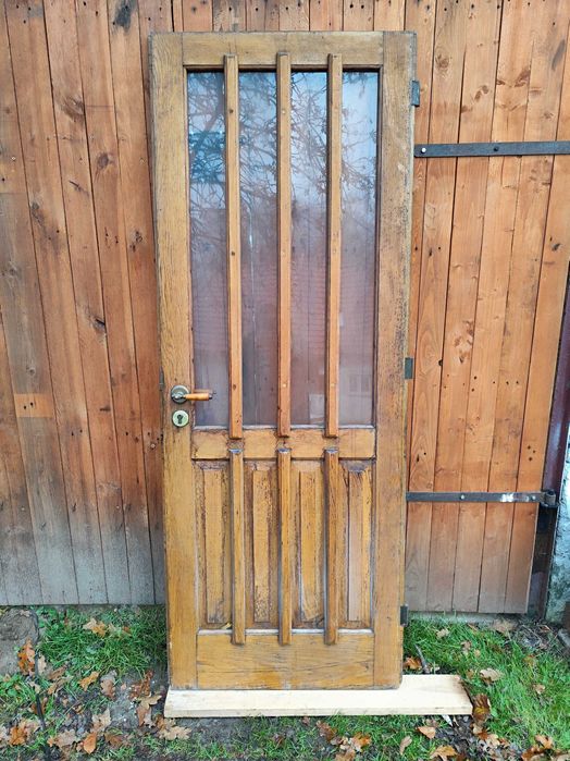 Drzwi dębowe, przeszklone