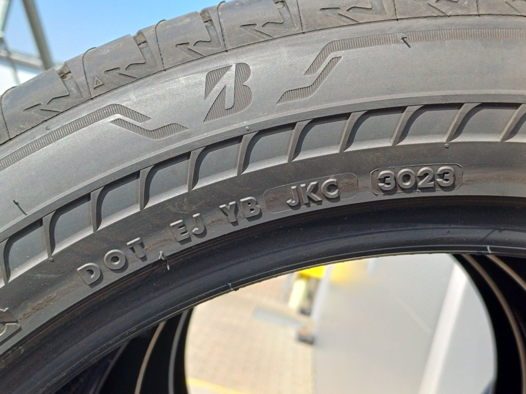 Nowe Opony Bridgestone Alenza 001 4 szt  235/50/R20