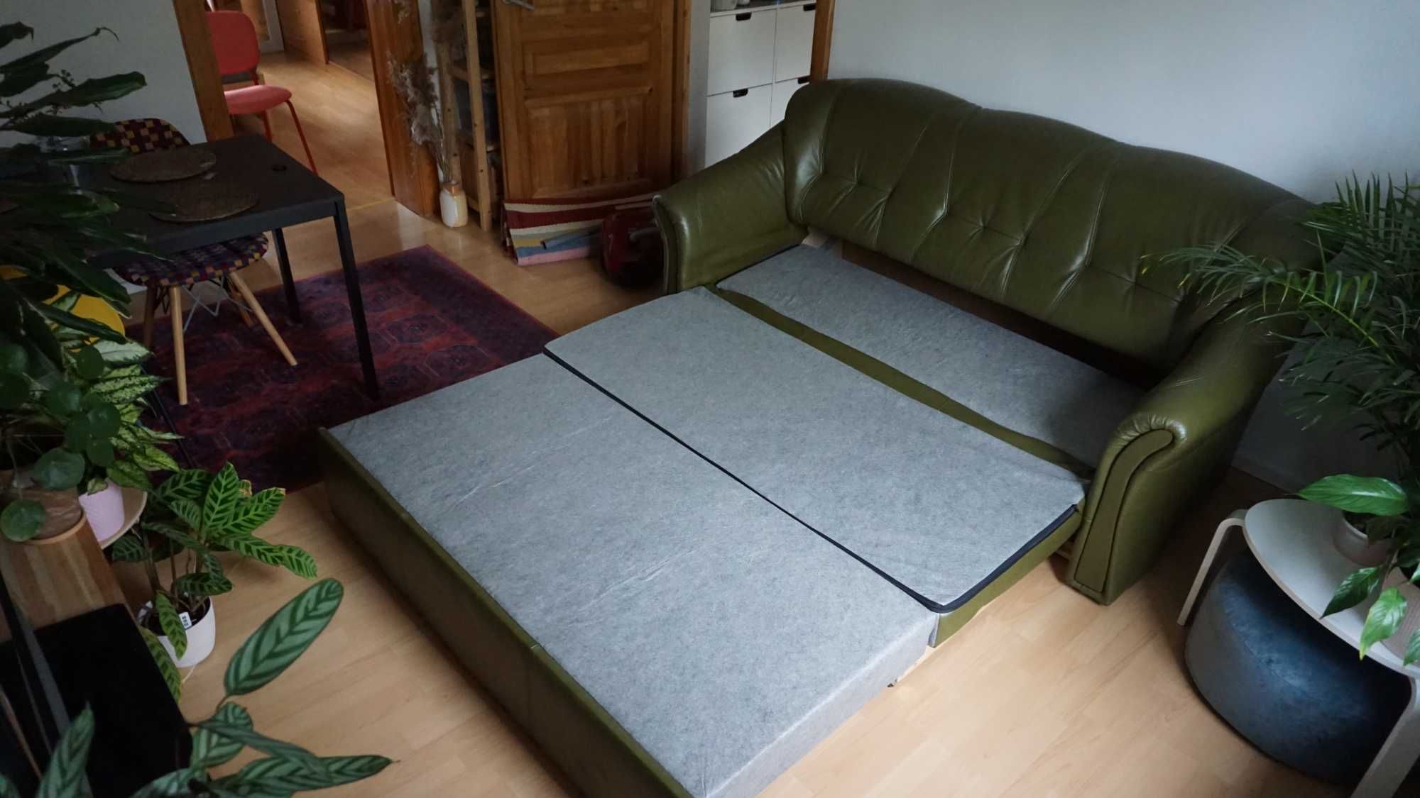 Sofa zielona w idealnym stanie.