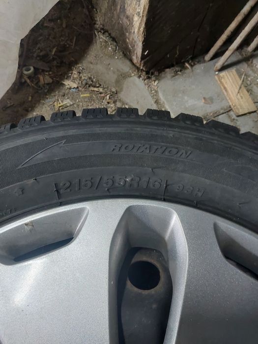 Opony zimowe 4szt.  Rovelo 215/55 R16