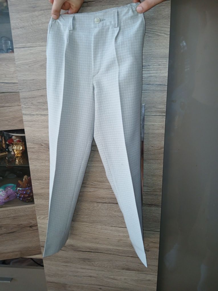 SPRZEDAM! Garniturek komunijny