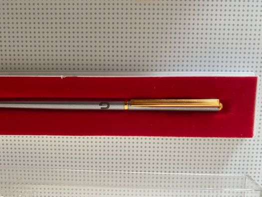 Ручка Caran d'Ache оригинал с позолотой золотом 18 карат. Швейцария