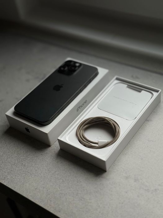 iPhone 15 pro max 256gb czarny. Stan bardzo dobry, kondycja 85%