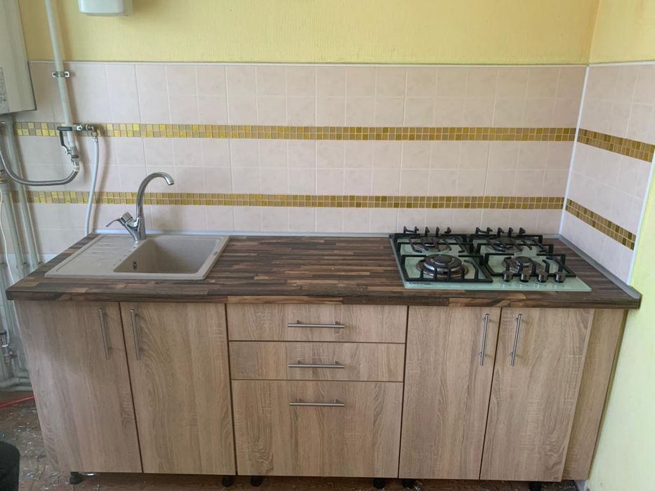 Кухня 2м столешня газовая плита раковина камень