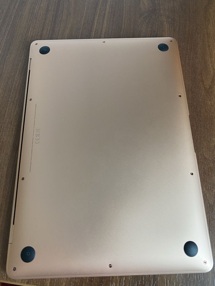 Macbook M1/ 2020 / 8gb/256 SSD