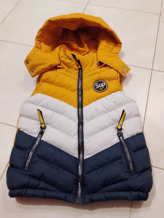 Kamizelka chłopięca z kapturem