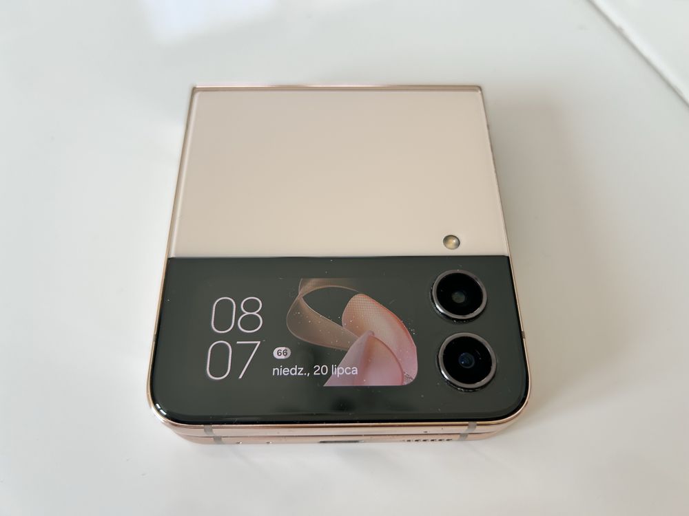 Samsung Galaxy Z Flip 4