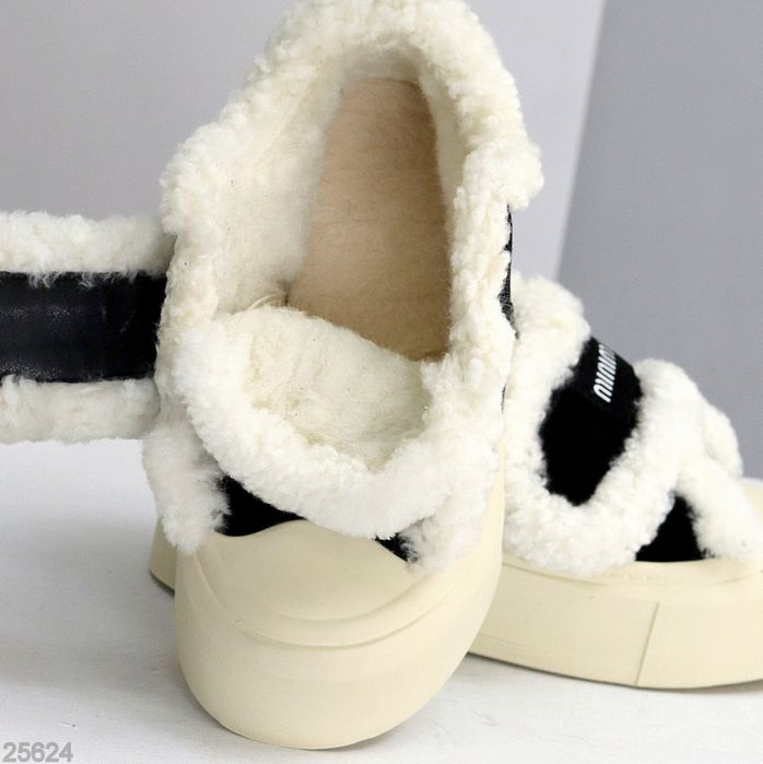 Жіночі шкіряні зимові черевики автоледі в кольорах