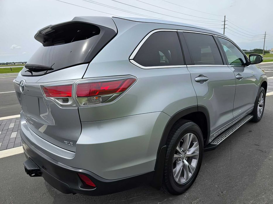 Toyota Highlander      2015