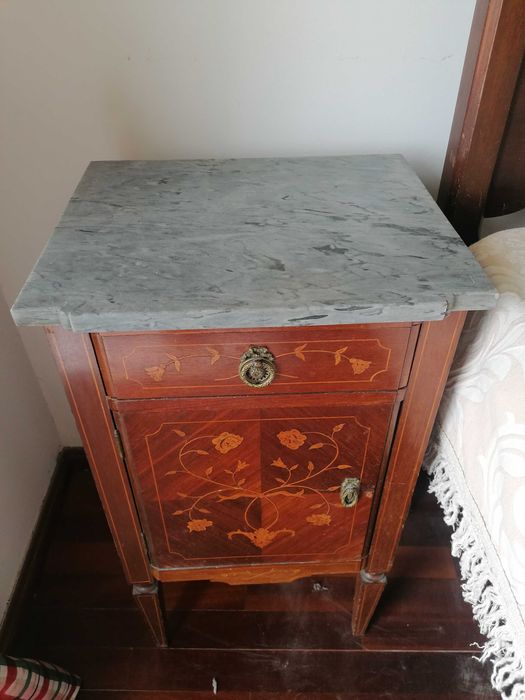 Conjunto de Quarto Antigo de Casal em Madeira