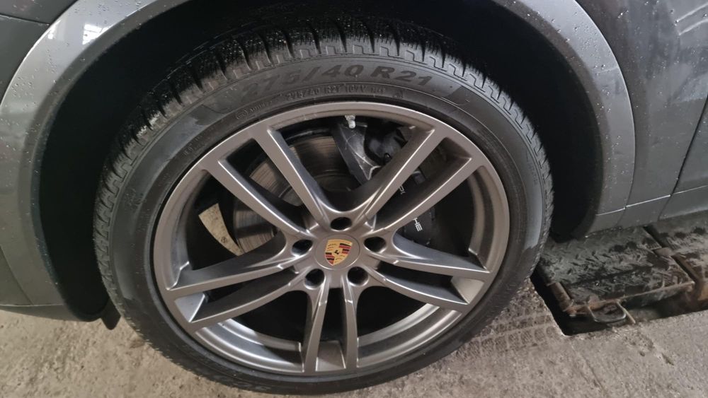 Felgi Porsche Oryginalne 21” 5x130  cayenne z oponami zimowymi Pirelli