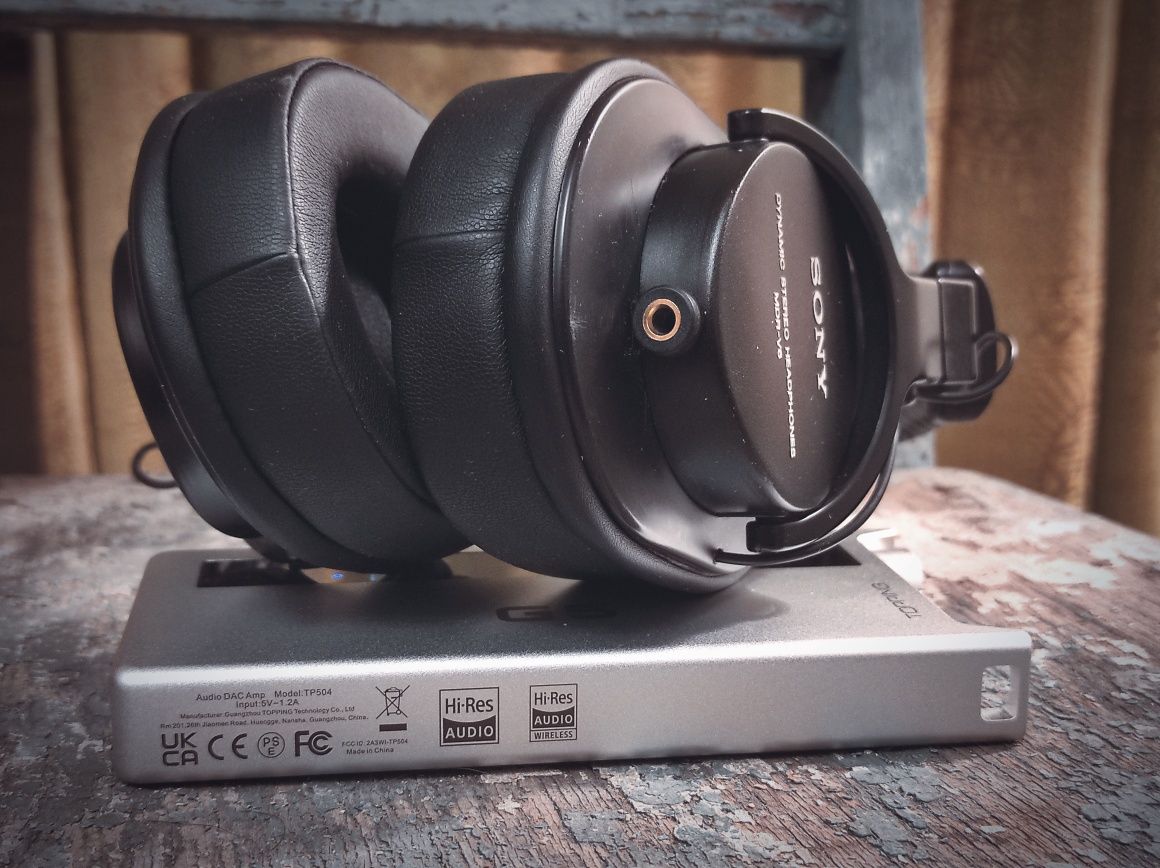 Sony MDR V6 (MDR-7506)