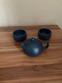 Ісинський чайник і дві піали