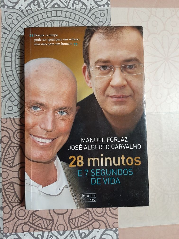 Livro "28 minutos e 7 segundos de vida"