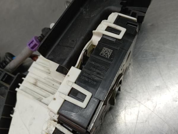 Fechadura / fecho porta frente esquerdo MERCEDES-BENZ Classe A (W176)