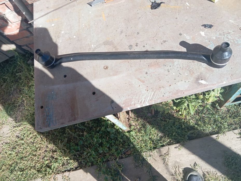 Поперечна тяга рулевої трапеції Жигулі