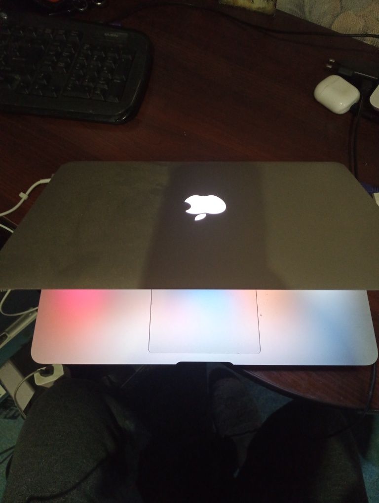 Macbook Air 2014 года в одних руках!