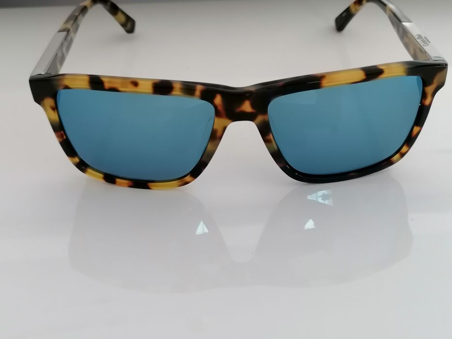 Óculos de sol novos e originais Calvin Klein