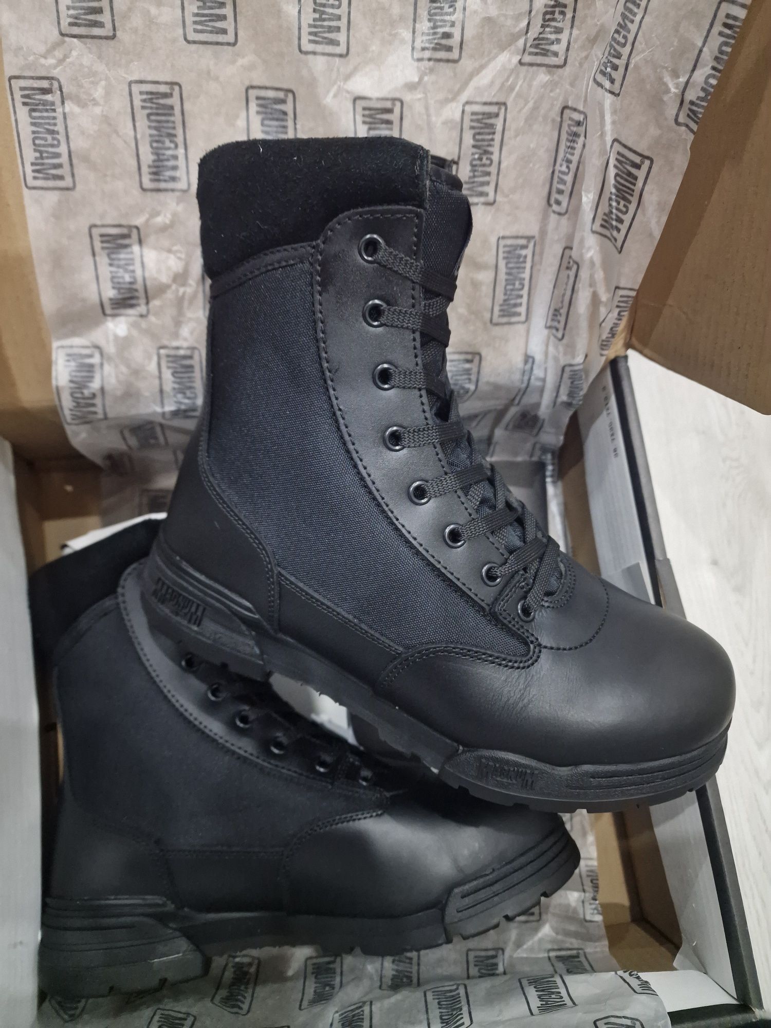 Botas Novas Magnum