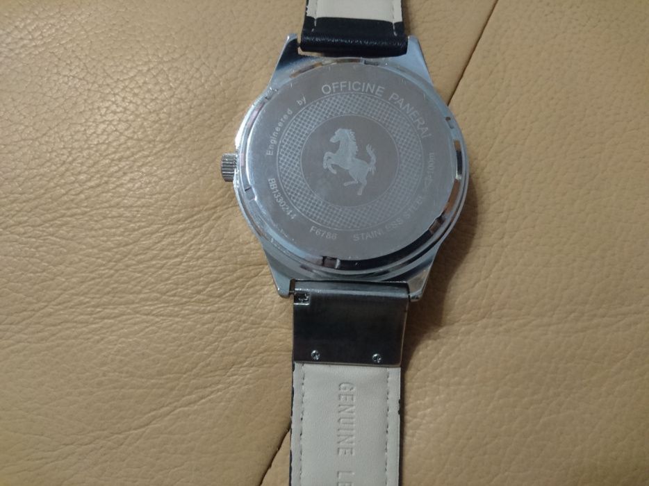 Ferrari часы кварцевые наручные