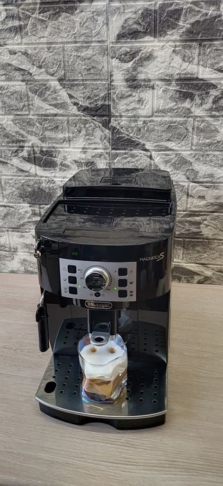 Кавомашина/кавоварка Delonghi Magnifica s