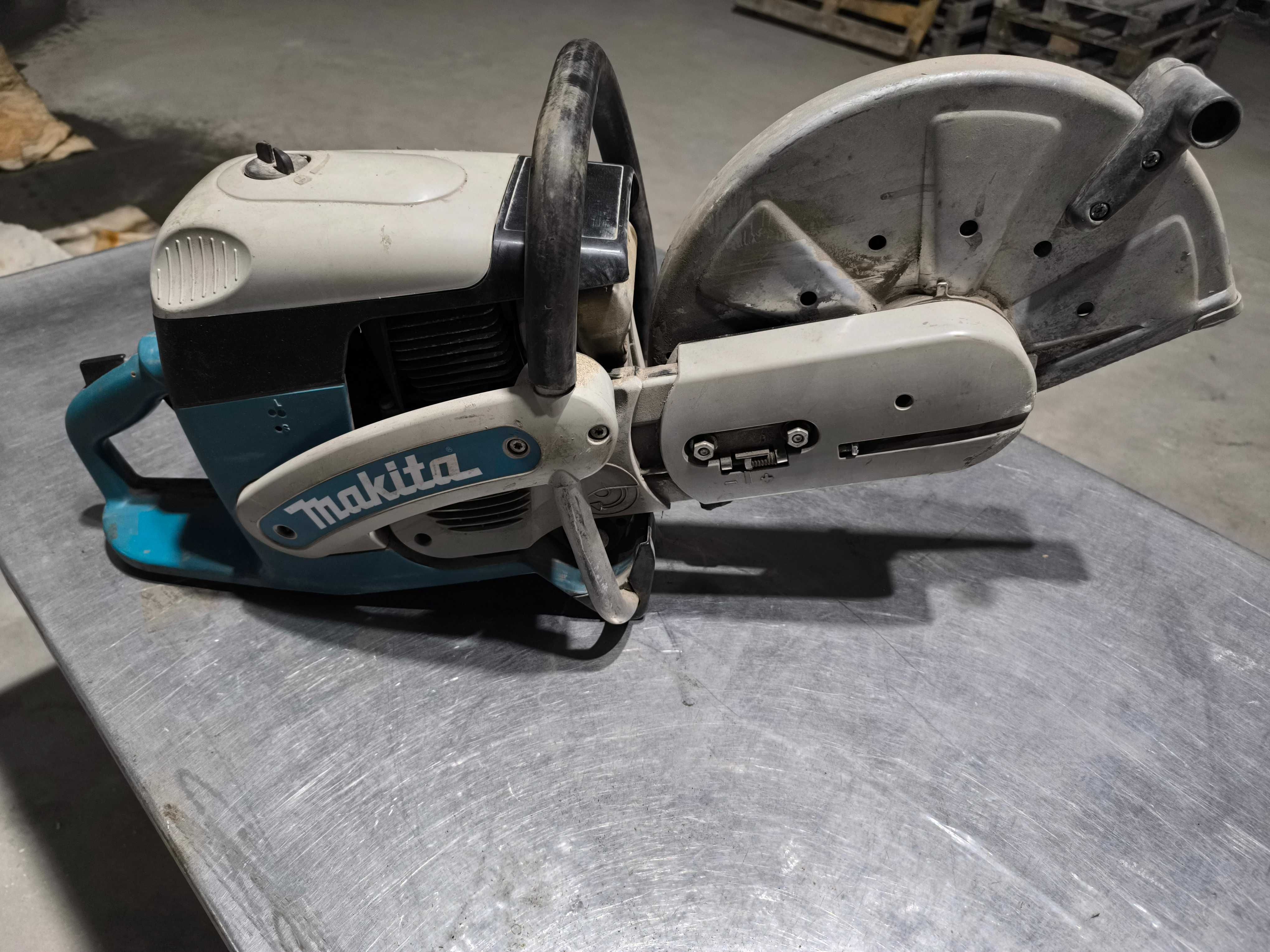Бензоріз Makita DPC7311 73cc