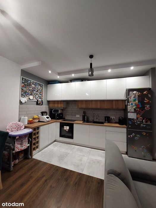 Nowoczesny szeregowiec z ogródkiem i parkingiem – bez prowizji