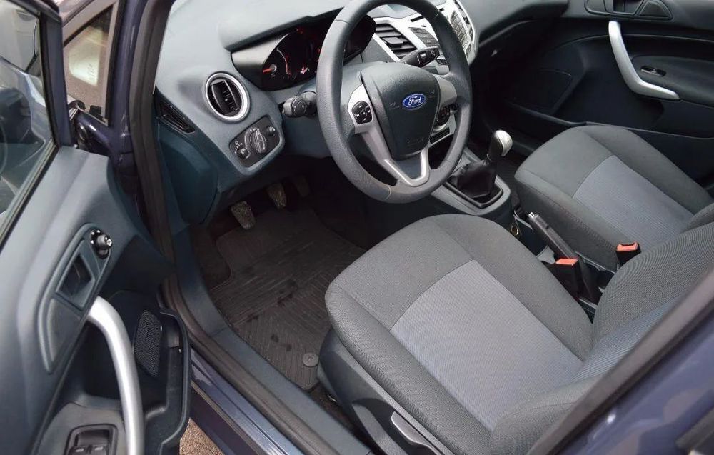 Ford Fiesta Ford Fiesta Mk7 1.4 Czujniki Parkowania 2 kpl opon ! Ladna