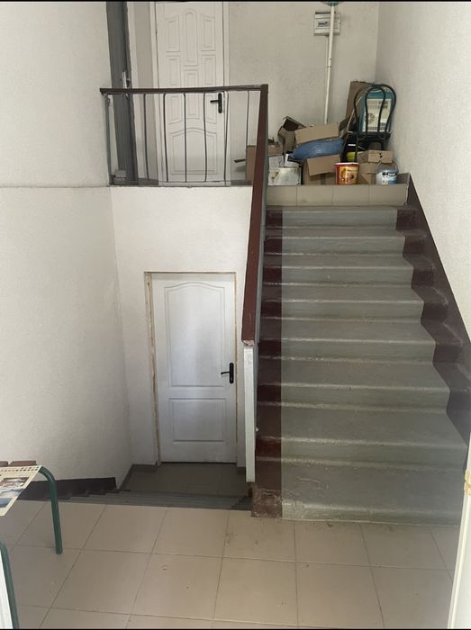 Ангар з офісними приміщеннями . Вул.С.Крушельницької .